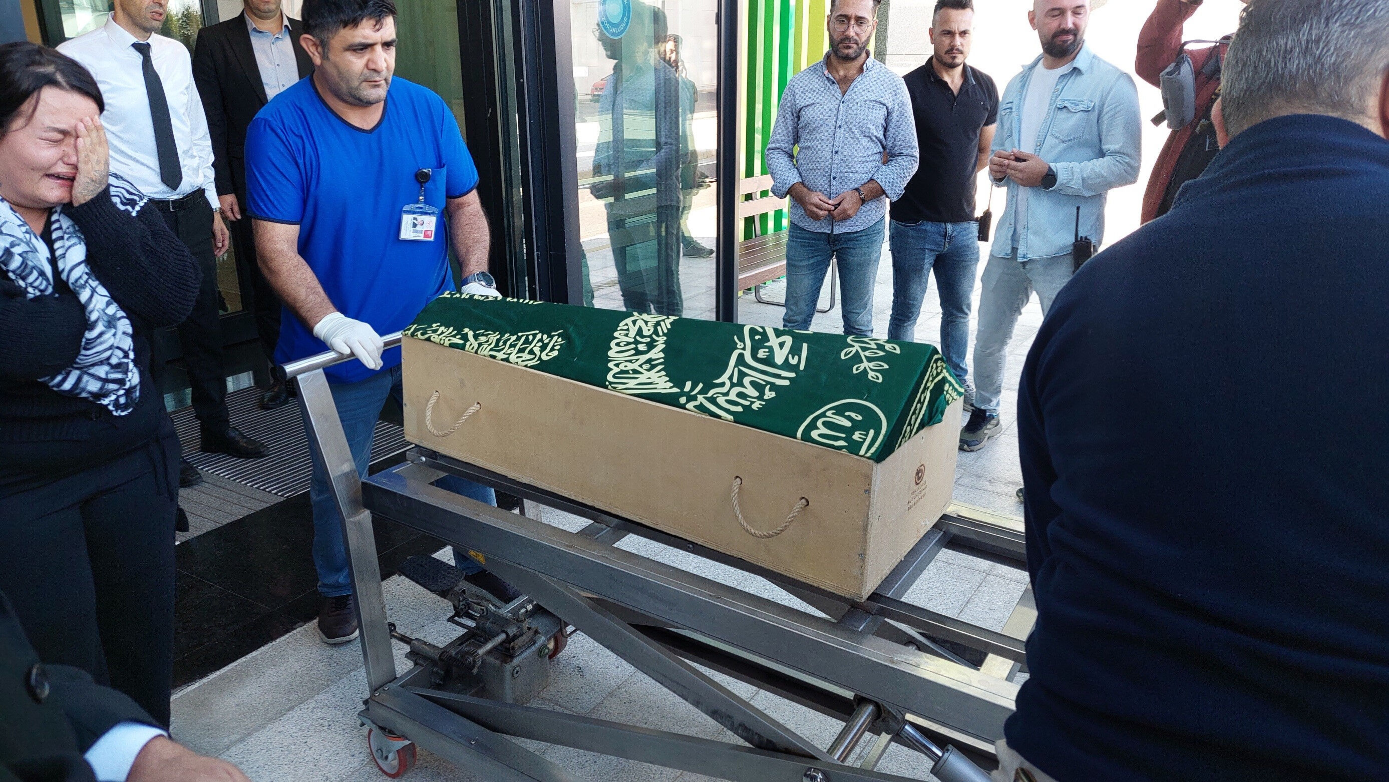 Sıla bebeğe veda! Cenazesi teslim alındı, teyzeleri gözyaşlarına boğuldu - 1. Resim