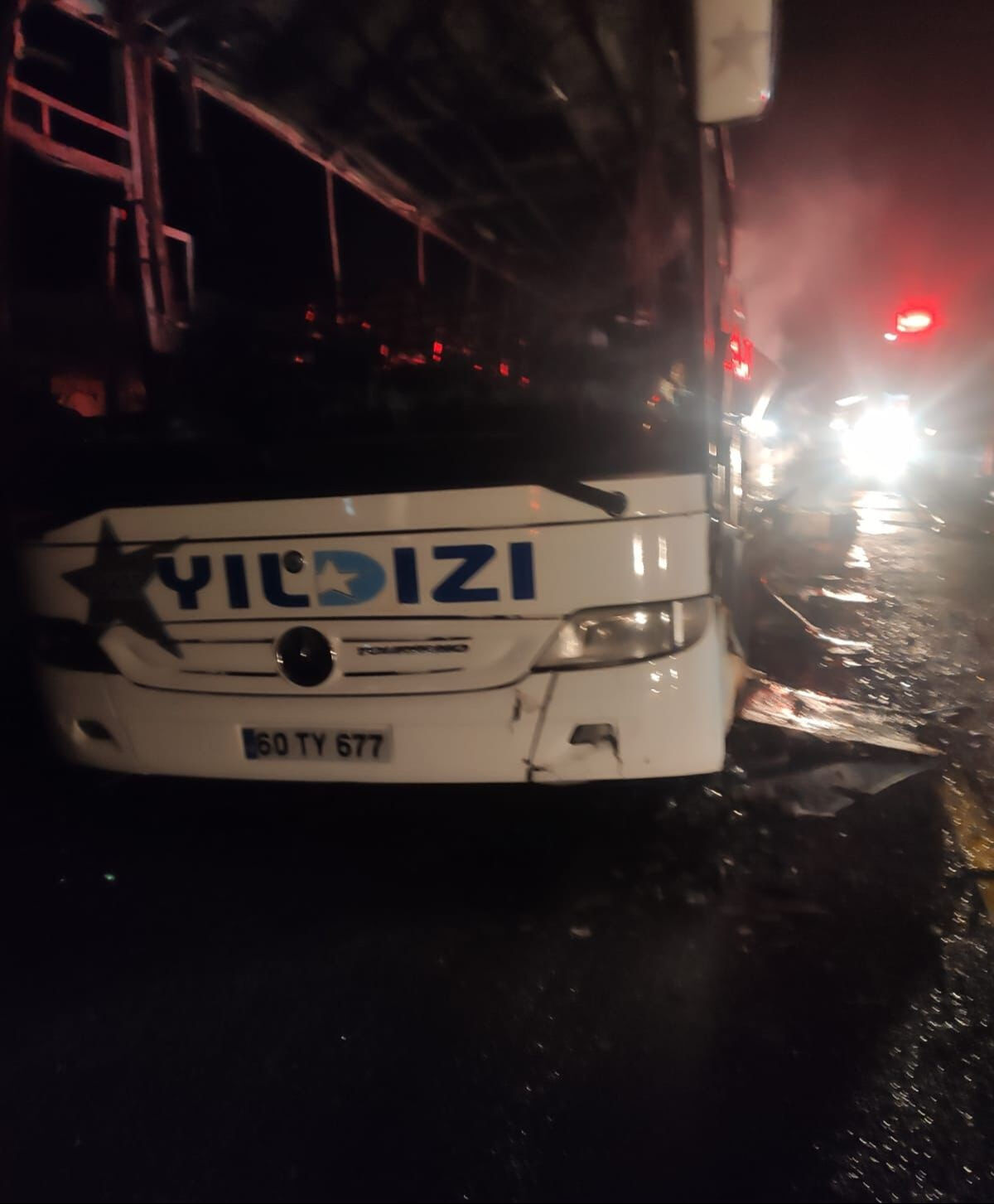 Bingöl'de faciadan dönüldü! Yolcu otobüsü alev topuna döndü - 1. Resim