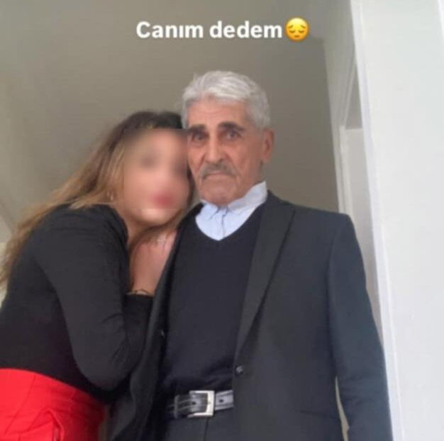 Fatih'teki bir cenaze töreninde akıllara durgunluk veren olay! Namaz beklenirken, tabuttan ses geldi Fatih'teki bir cenaze töreninde akıllara durgunluk veren olay! Namaz beklenirken, tabuttan ses geldi - 2. Resim