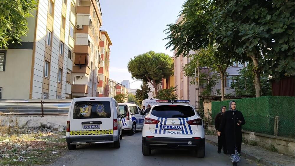 İstanbul'da 6. kattan düşen öğretmen hayatını kaybetti! Erkek arkadaşı gözaltında İstanbul'da 6. kattan düşen öğretmen hayatını kaybetti! Erkek arkadaşı gözaltında - 1. Resim