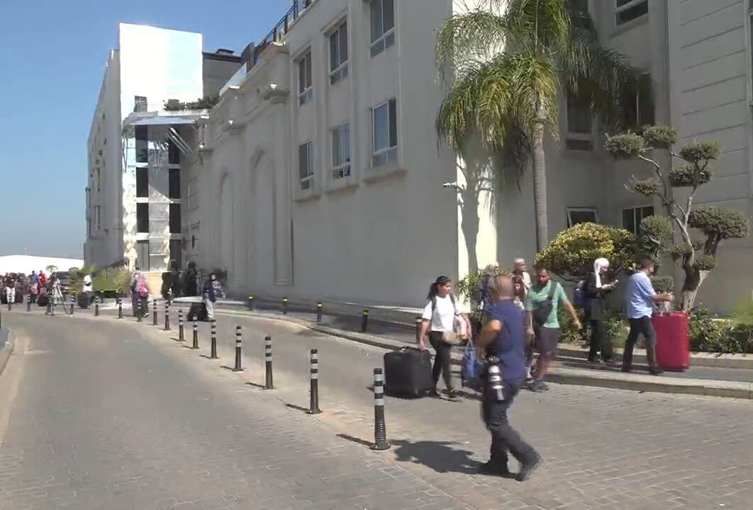 Türk vatandaşları Lübnan'dan tahliye oluyor