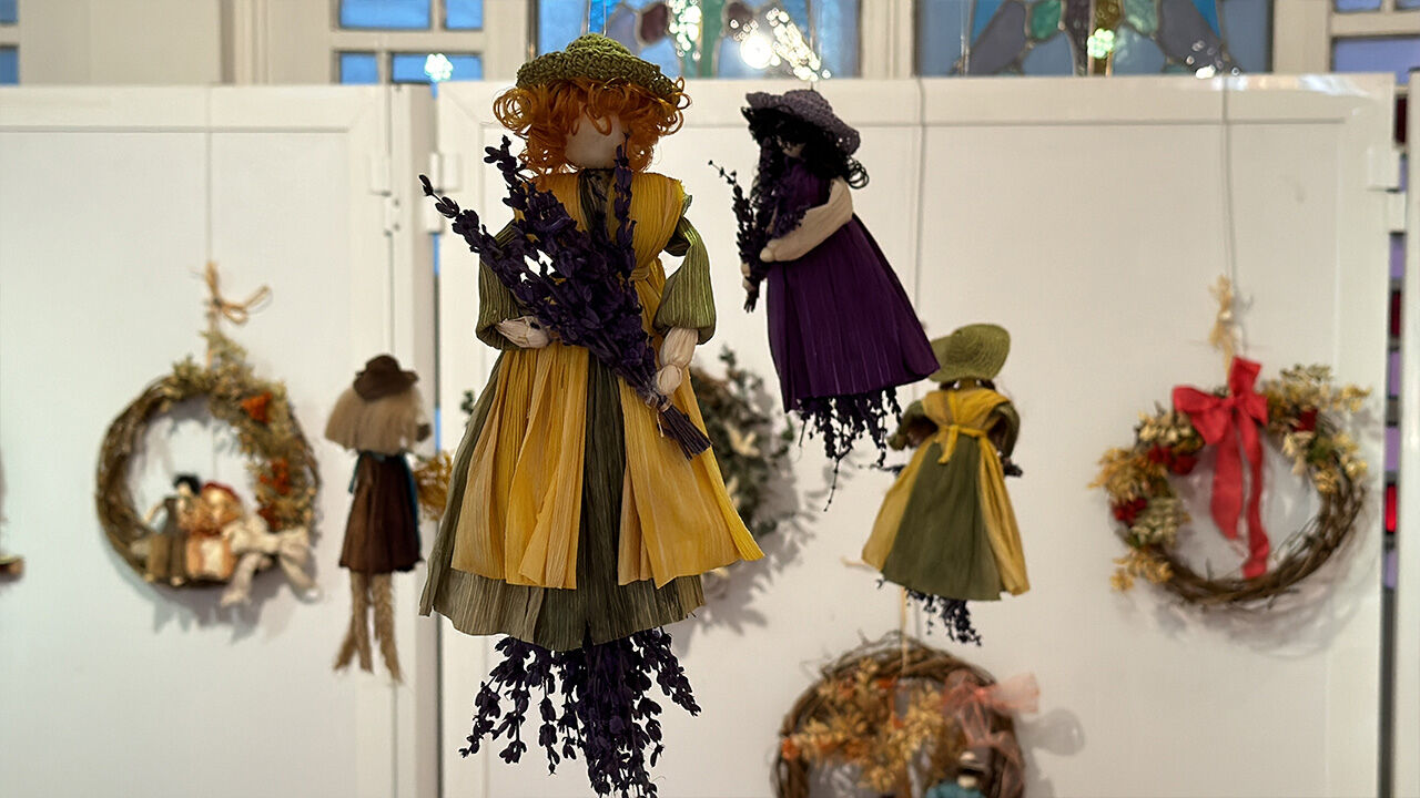 Mısır yaprağıyla yaptıkları görenleri hayrete düşürdü! Bolu'da dikkat çeken sergi Mısır yaprağıyla yaptıkları görenleri hayrete düşürdü! Bolu'da dikkat çeken sergi - 1. Resim