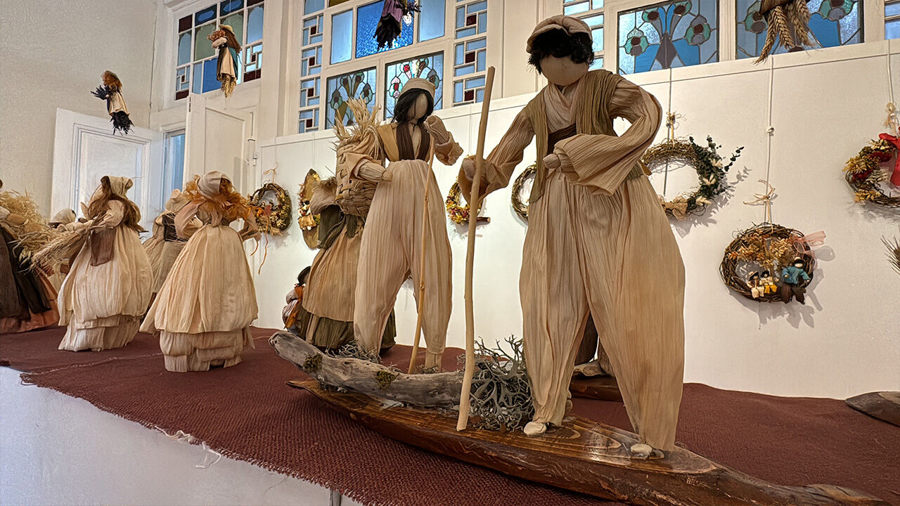 Mısır yaprağıyla yaptıkları görenleri hayrete düşürdü! Bolu'da dikkat çeken sergi Mısır yaprağıyla yaptıkları görenleri hayrete düşürdü! Bolu'da dikkat çeken sergi - 2. Resim