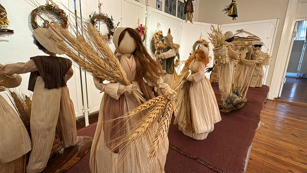 Mısır yaprağıyla yaptıkları görenleri hayrete düşürdü! Bolu'da dikkat çeken sergi Mısır yaprağıyla yaptıkları görenleri hayrete düşürdü! Bolu'da dikkat çeken sergi - 3. Resim