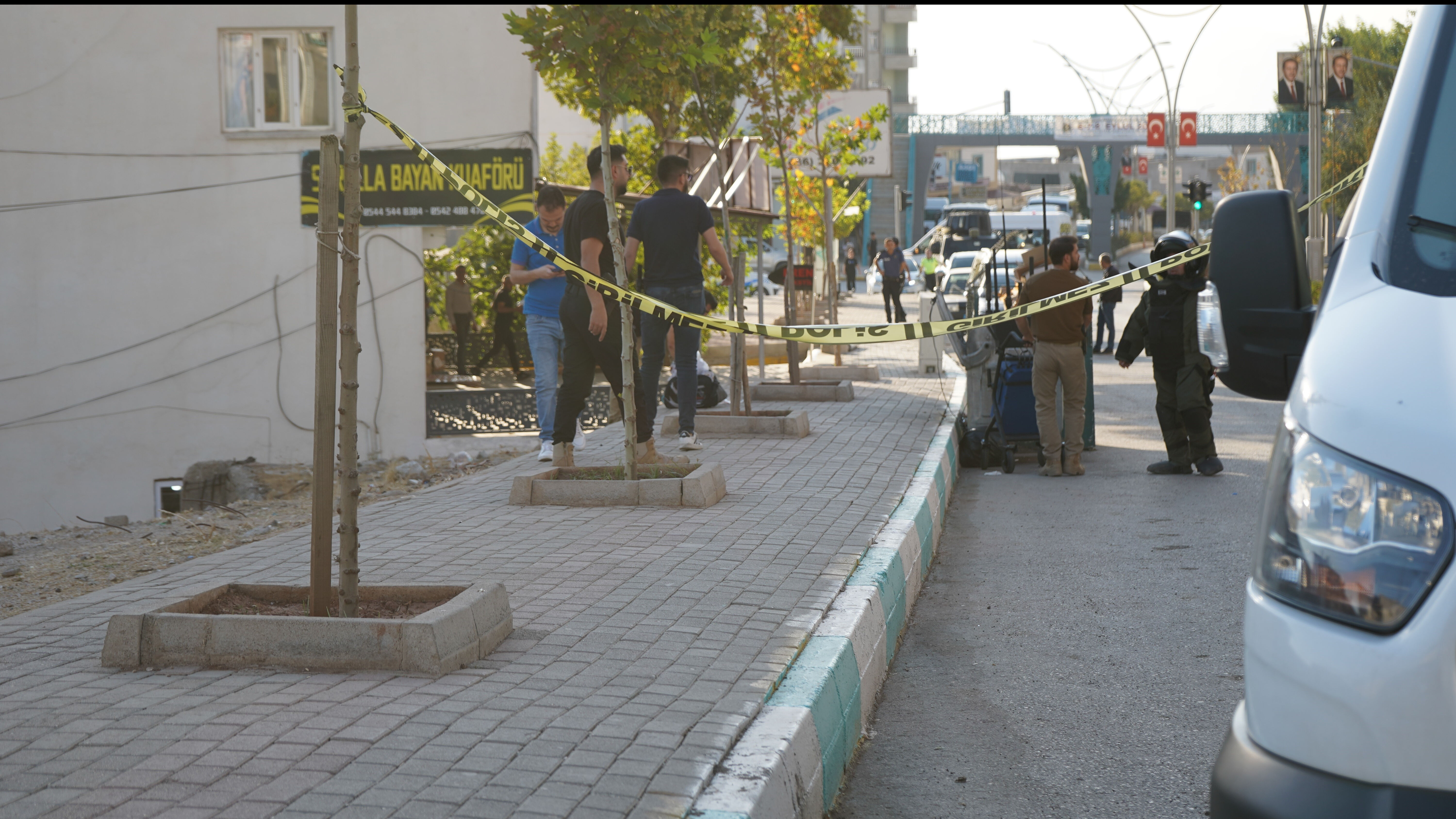 Şırnak'ta bomba alarmı! Ekipler seferber oldu Şırnak'ta bomba alarmı! Ekipler seferber oldu - 1. Resim