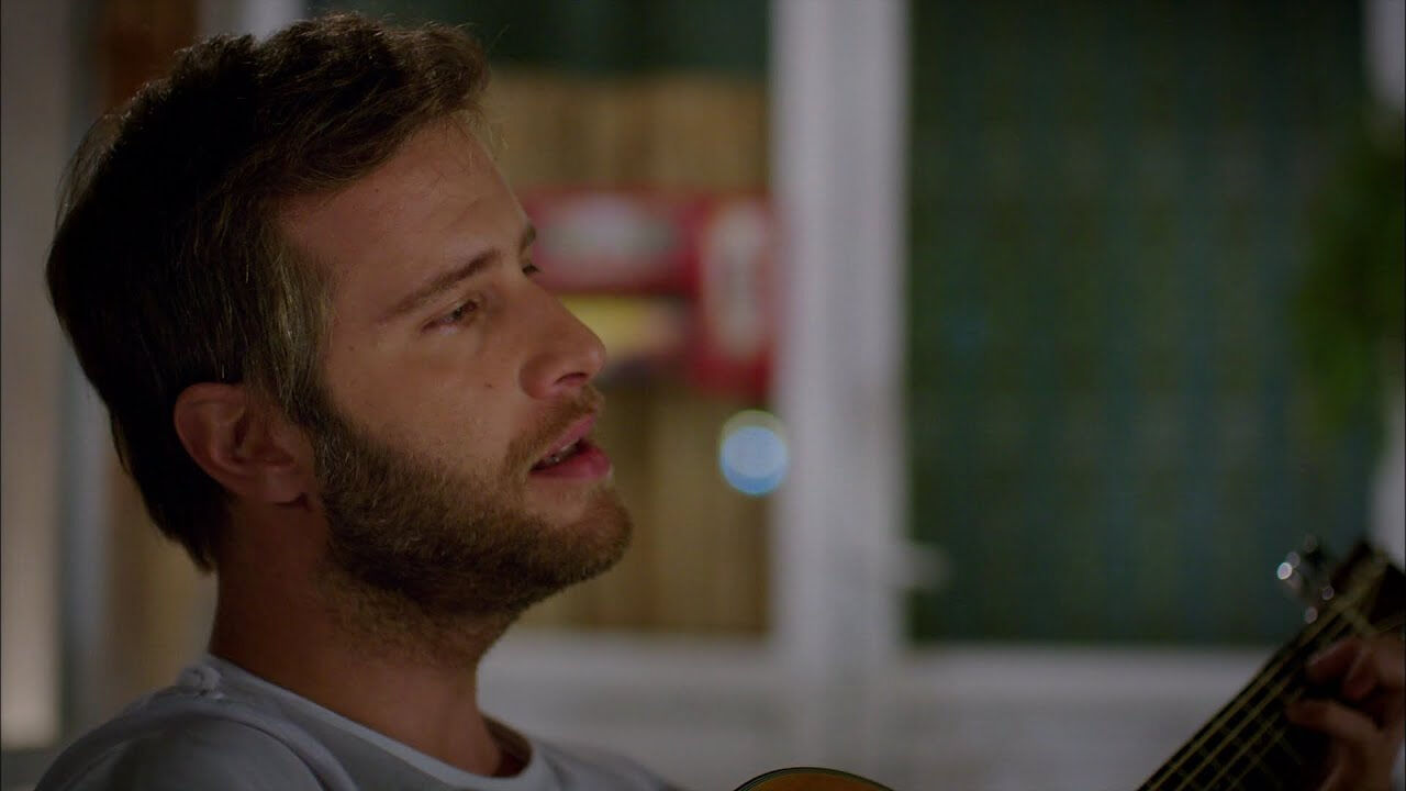 Yabancı Damat'ın Niko'su Özgür Çevik 43 yaşındadır  - 2. Resim