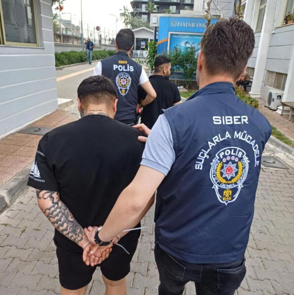 Diyarbakır'da kurulan çetenin esnaf liderine operasyon! 1,2 milyar TL'lik vurgun yapmışlar - 5. Resim