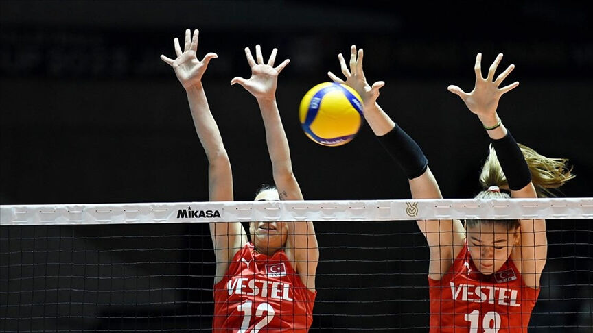 Filenin Sultanları Türkiye Kadın Millî Voleybol Takımı Olimpiyat elemeleri B grubunu lider ve namağlup tamamladı Filenin Sultanları Türkiye Kadın Millî Voleybol Takımı Olimpiyat elemeleri B grubunu lider ve namağlup tamamladı - 1. Resim
