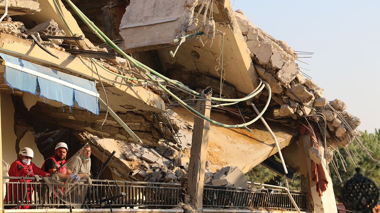 İsrail Filistinlilerin sığındığı Rufeyde Okulu'nu vurdu! Çok sayıda ölü ve yaralı var İsrail Filistinlilerin sığındığı Rufeyde Okulu'nu vurdu! Çok sayıda ölü ve yaralı var - 1. Resim
