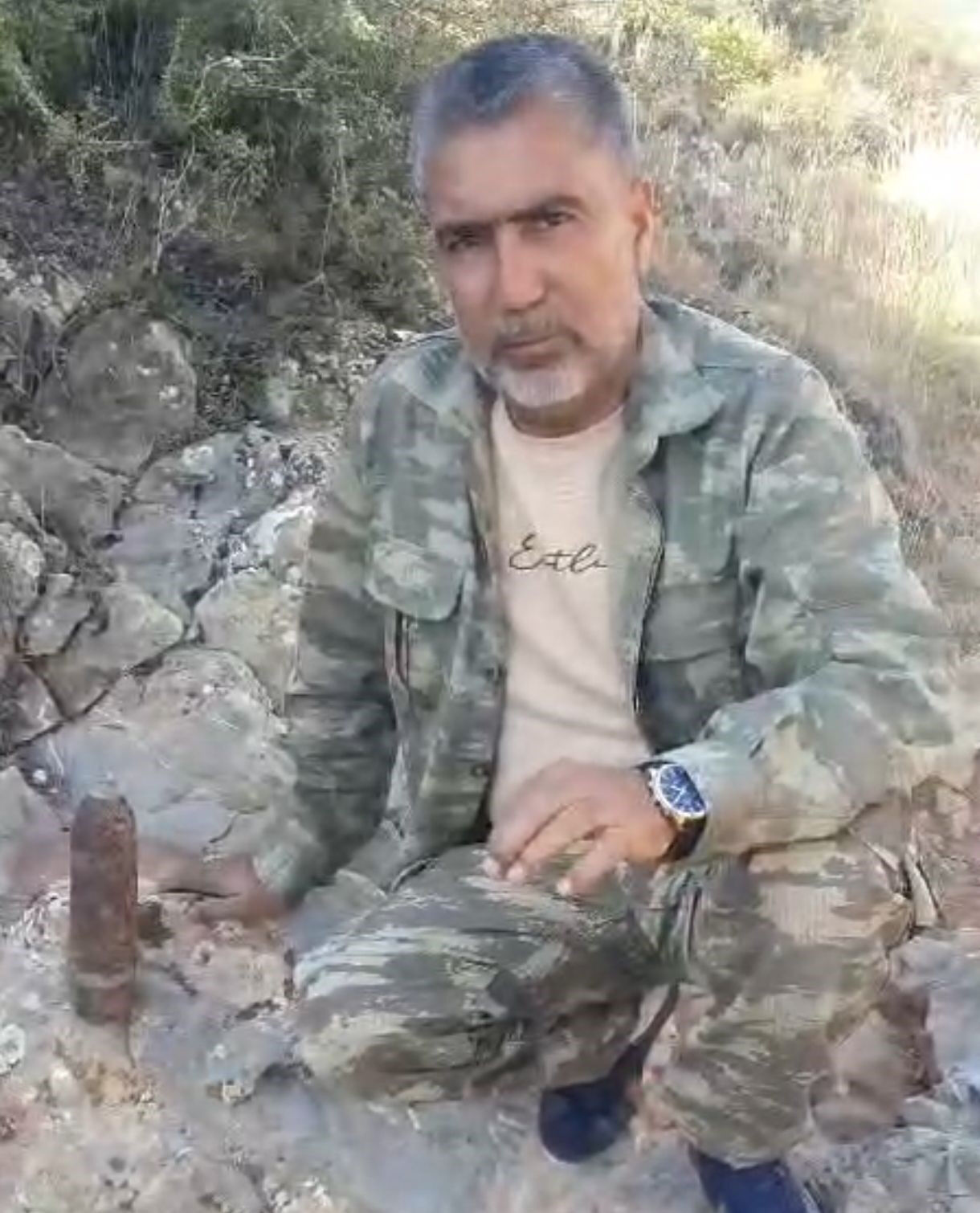 Mahallede gezerken 103 yıllık patlamamış top mermisi buldu! Haymana'da bastığınız yere dikkat edin Mahallede gezerken 103 yıllık patlamamış top mermisi buldu! Haymana'da bastığınız yere dikkat edin - 2. Resim