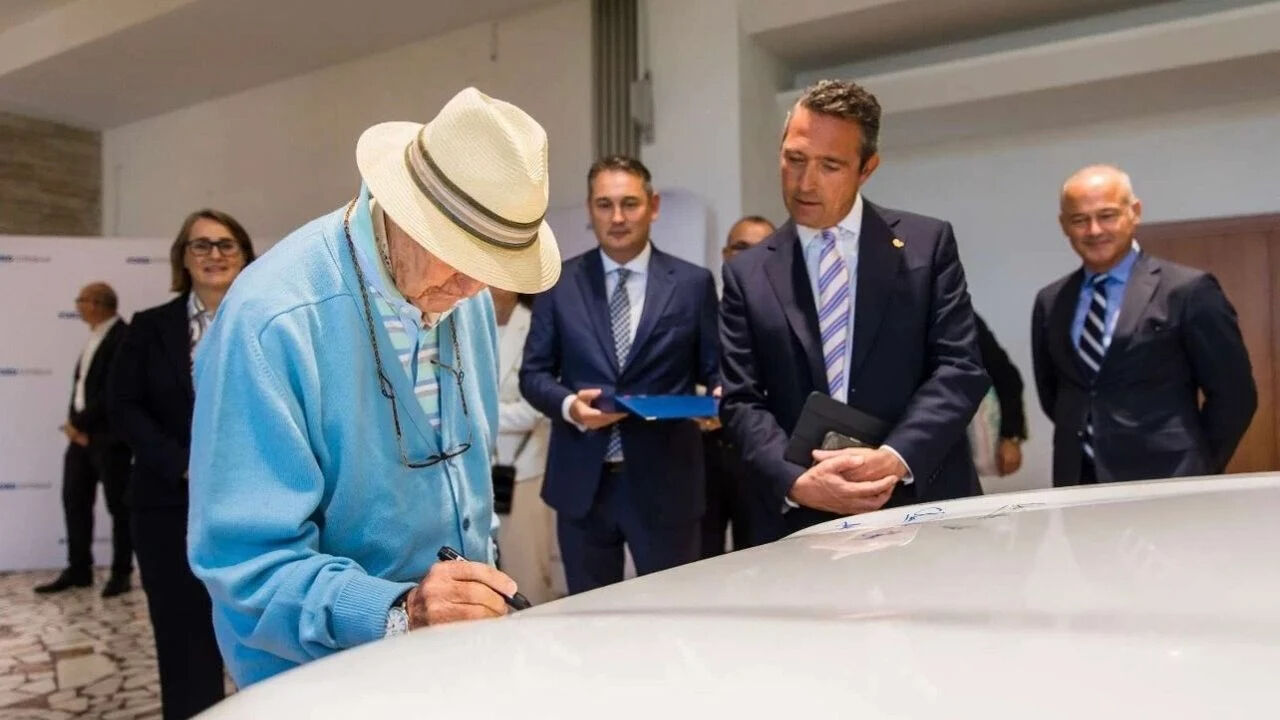 Rahmi Koç'un cevapları olay oldu!  Rahmi Koç gelinin kanalına konuk oldu, sorulan sorulara verdiği cevaplar olay oldu - 9. Resim