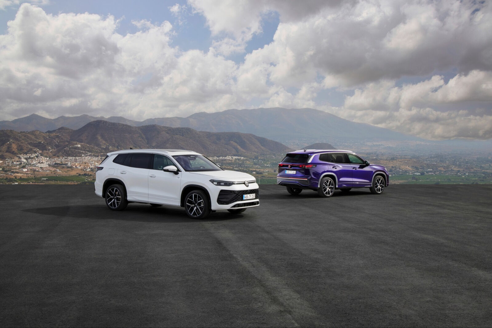 Volkswagen'in yeni SUV aracı Tayron 2025'te Türkiye'de!  7 koltuklu, hibrit menzili 850 km - 1. Resim