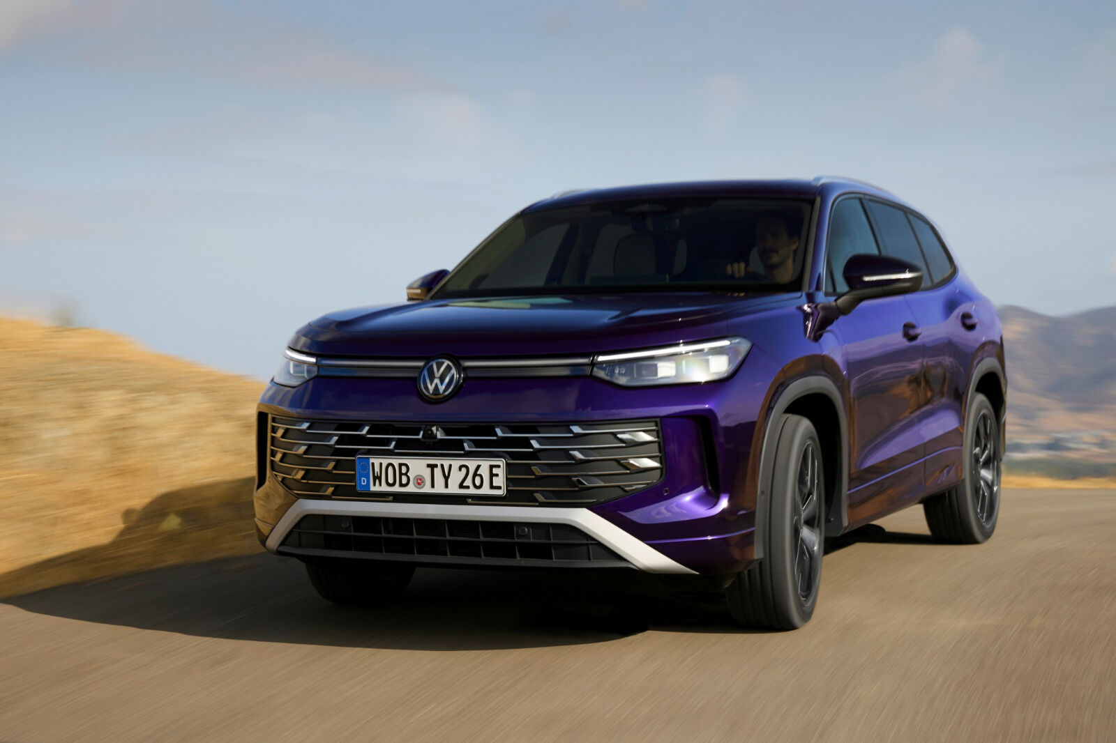 Volkswagen'in yeni SUV aracı Tayron 2025'te Türkiye'de!  7 koltuklu, hibrit menzili 850 km - 3. Resim