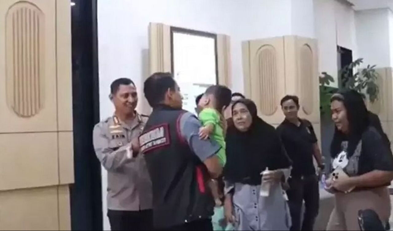 Yeni doğan bebeğini Facebook’tan sattı! Mazereti ise kan dondurdu - 1. Resim