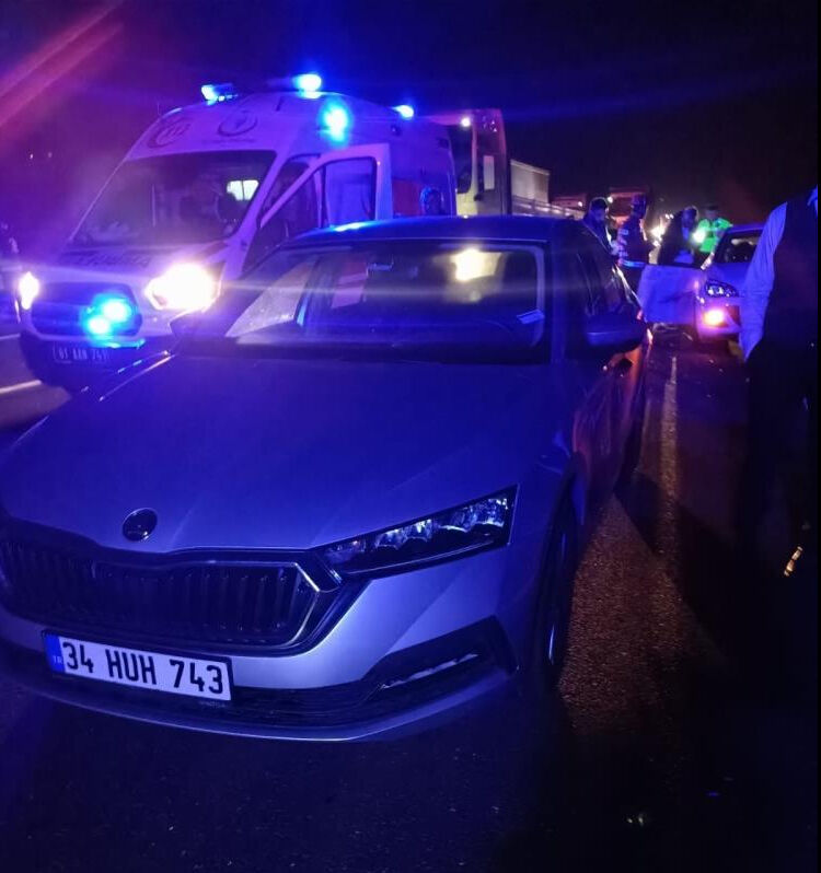 Anadolu Otoyolu'nda zincirleme kaza, yaralılar var! - 1. Resim