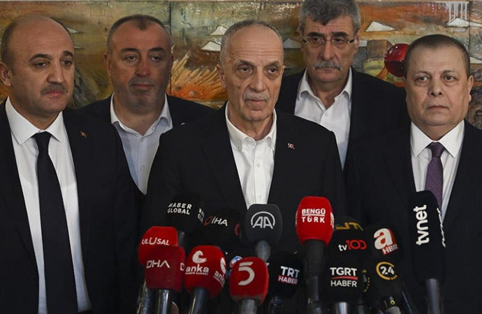 Asgari ücret için çok konuşulacak çıkış: Türk-İş Başkanı Atalay, yeni anayasayı işaret etti Asgari ücret için çok konuşulacak çıkış: Türk-İş Başkanı Atalay, yeni anayasayı işaret etti - 1. Resim