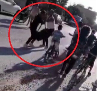 Hatay'da skandal dayak! 12 yaşındaki bir çocuğu 'gürültü yapıyorlar' bahanesiyle darbetti - 1. Resim