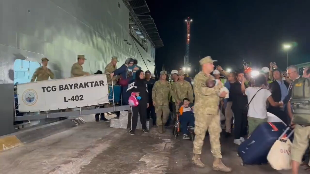 Lübnan'daki Türk vatandaşlarının tahliye operasyonuna ait görüntüler paylaşıldı - 2. Resim