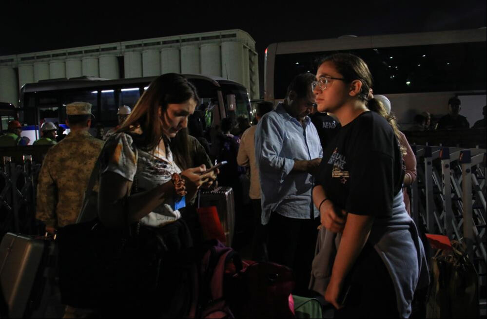 Lübnan'dan gelen 2. gemi Mersin'e ulaştı! Tahliye olan Türk vatandaşı: Nereye bomba düşeceği belli olmuyor - 4. Resim