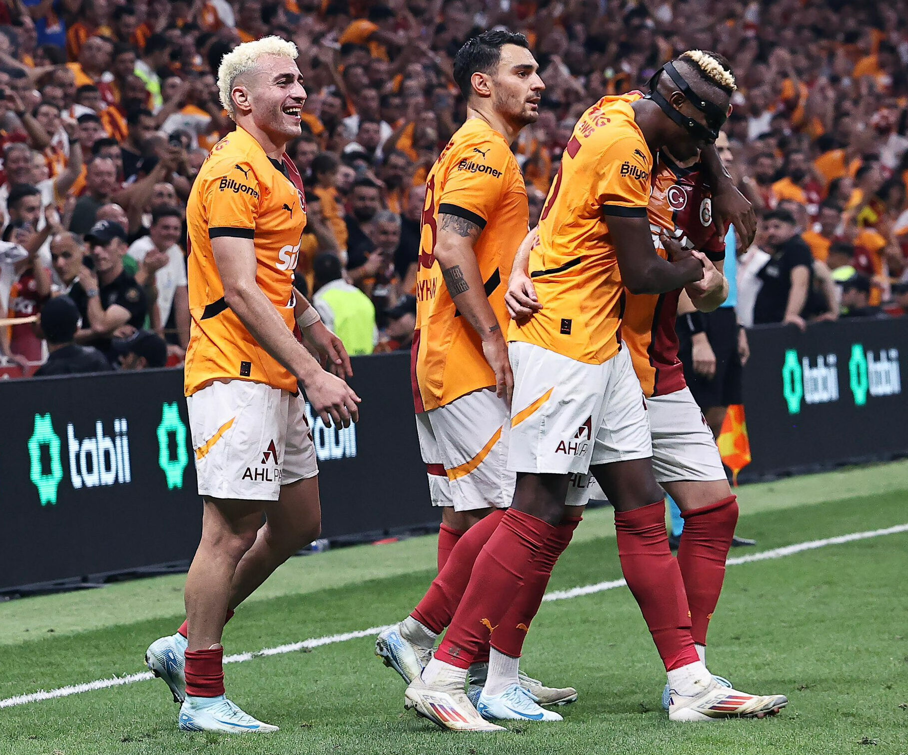 Victor Osimhen rüyası erken mi bitiyor? Yıldız golcü Galatasaray için kararını verdi - 5. Resim