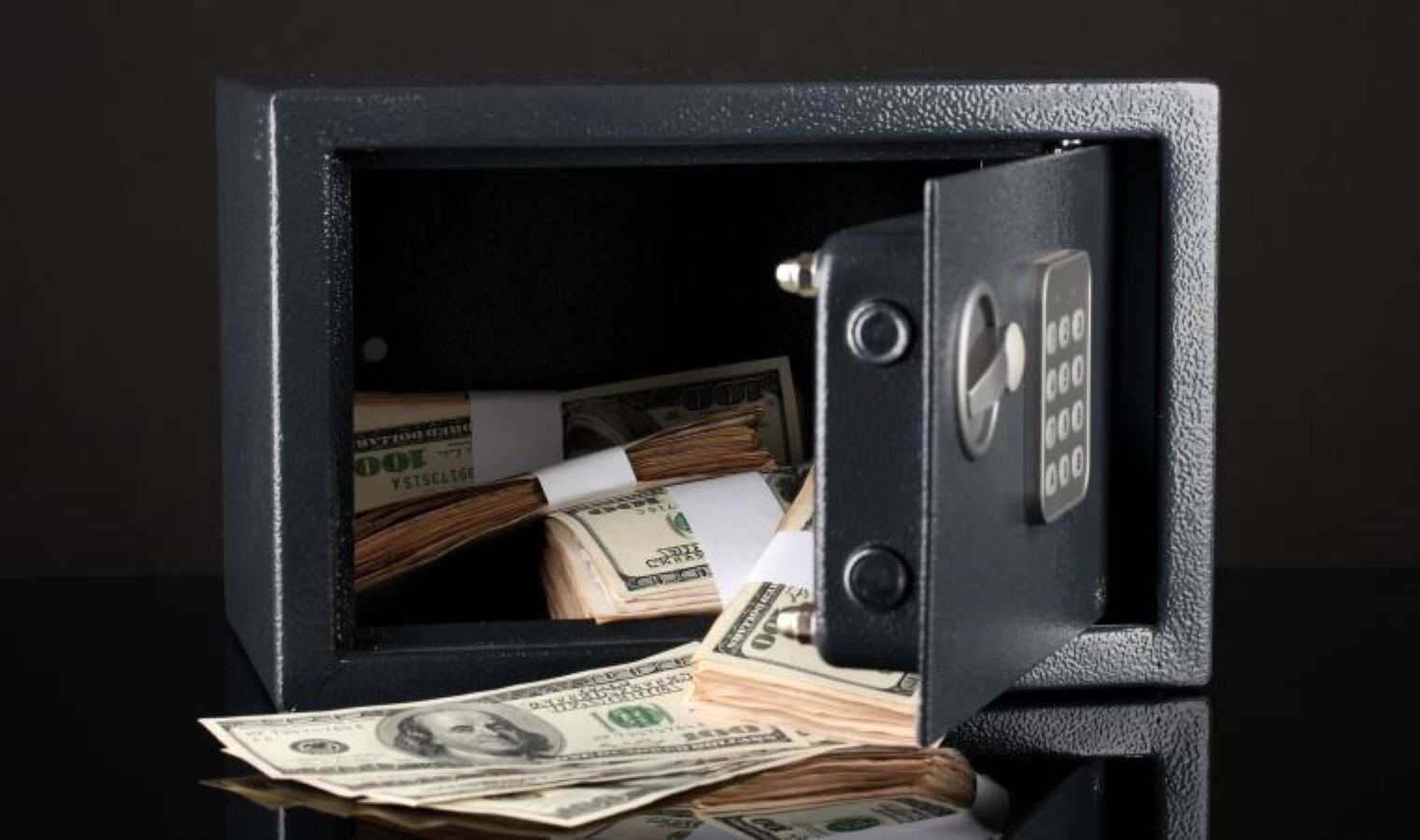 500 dolara satın aldığı gizli kasada 7,5 milyon dolar buldu! - 2. Resim