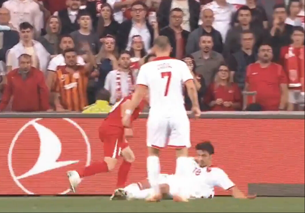 Arda Güler, Karadağlı yıldızın belini kırdı, İspanyollar coştu! Ancelotti'ye büyük sitem Arda Güler, Karadağlı yıldızın belini kırdı, İspanyollar coştu! Ancelotti'ye büyük sitem - 5. Resim