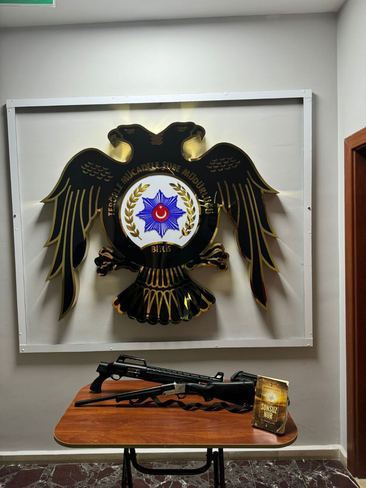 Bitlis'te PKK operasyonu! Terör örgütünü destekleyenler bir bir yakalandı Bitlis'te PKK operasyonu! Terör örgütünü övenler bir bir yakalandı - 2. Resim