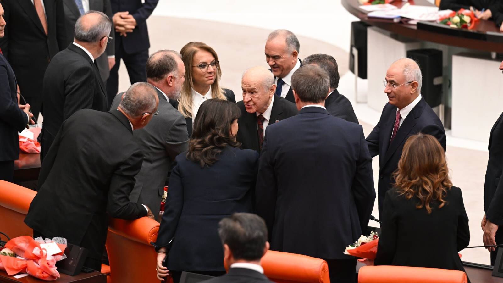 Cumhurbaşkanı Erdoğan, Arnavutluk ve Sırbistan dönüşü uçakta soruları cevapladı! Erdoğan, Bahçeli'nin DEM hamlesi için ne dedi? - 6. Resim