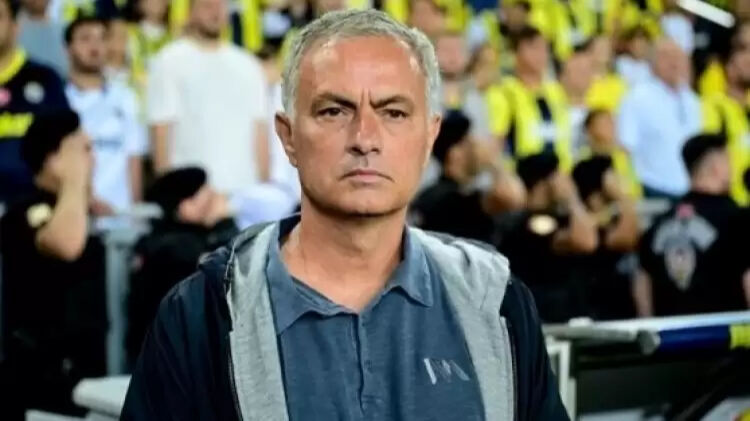 Fenerbahçe'de yoğun fikstür öncesi Mourinho'dan rotasyon planı! - 1. Resim
