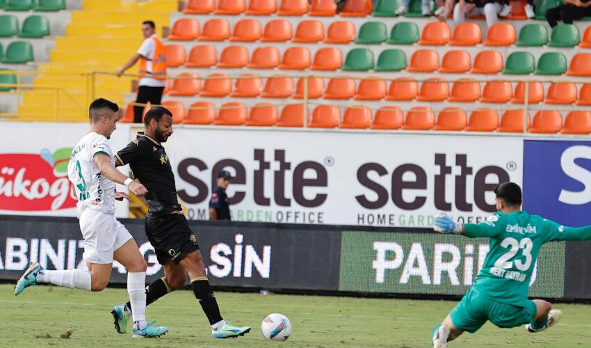 Minik Hull City hayranına Acun Ilıcalı’dan jest! Aralarında geçen diyalog gündem oldu - 1. Resim