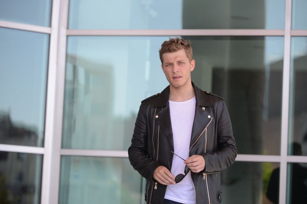 Siyah Kalp Cihan’ı Burak Tozkoparan İstanbul doğumludur  - 1. Resim