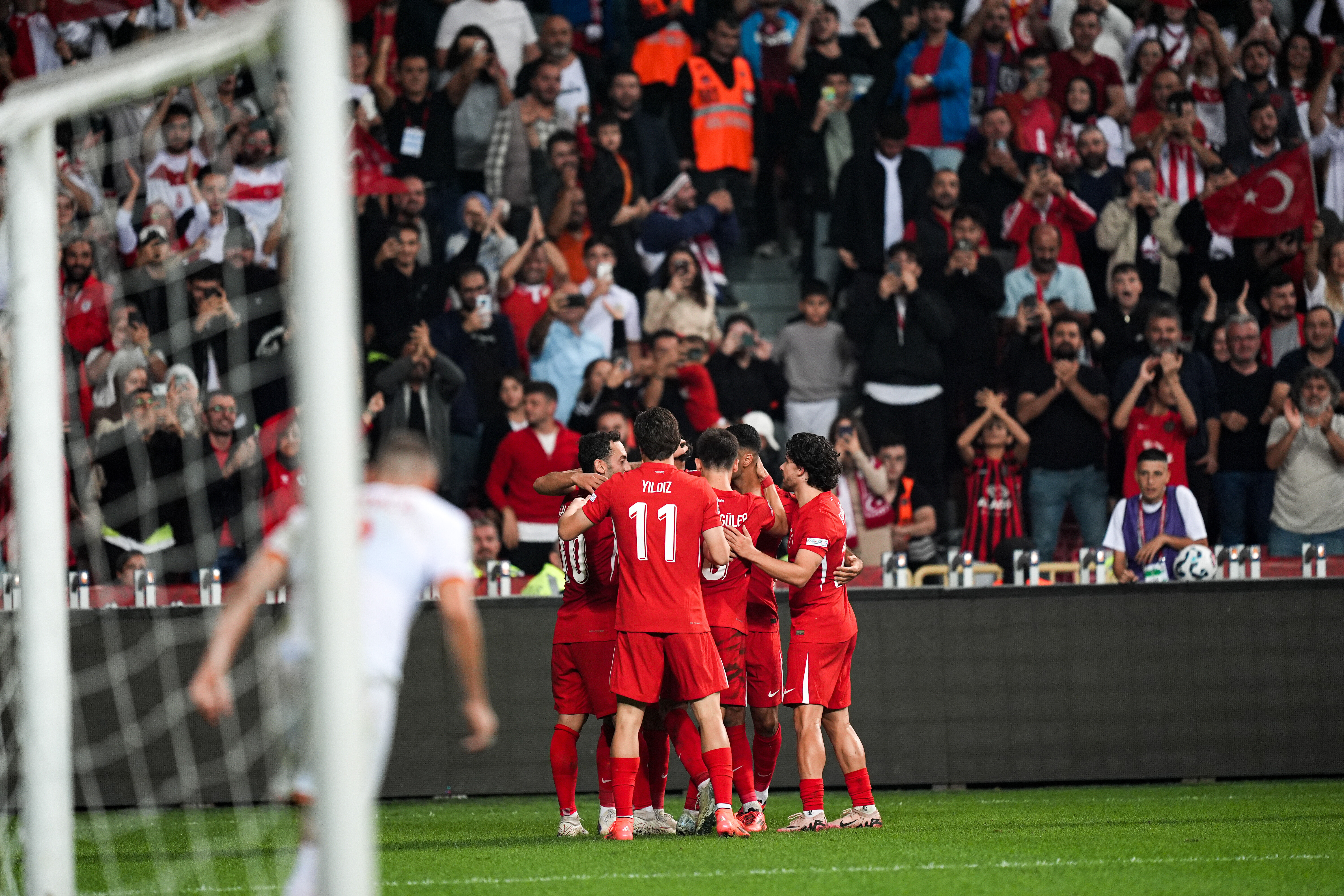Türkiye'nin Karadağ galibiyetini spor yazarları değerlendirdi!  Türkiye'nin Karadağ galibiyetini spor yazarları değerlendirdi!