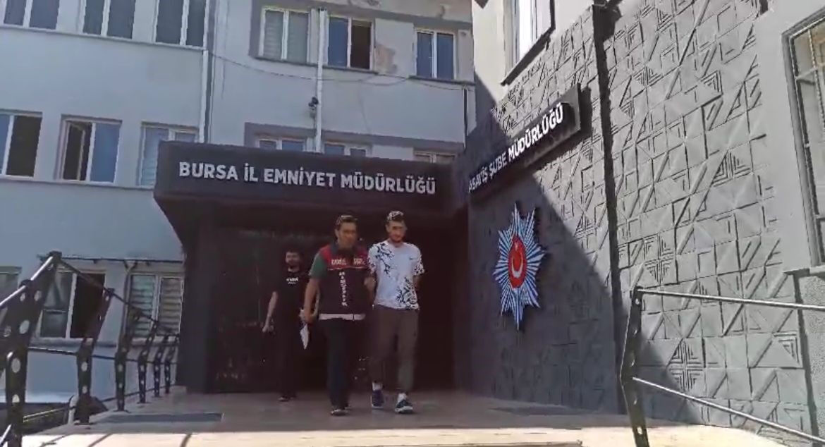 53'ten fazla vukuatı var! Suç makinasını ayakkabı yakalattı - 1. Resim