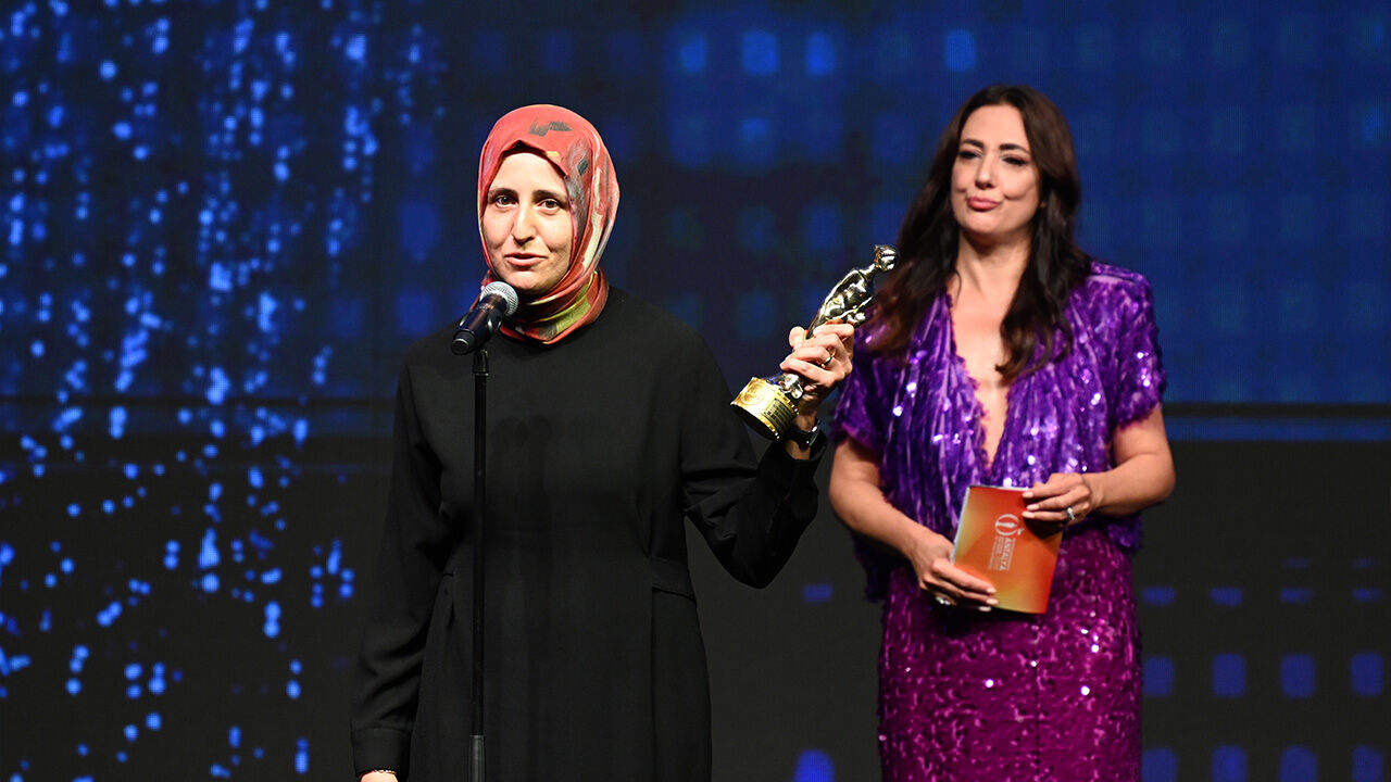 Ödülünü Filistinli kadınlara adadı! 61'inci Antalya Altın Portakal Film ödülleri sahiplerini buldu 61'inci Antalya Altın Portakal Film ödülleri sahiplerini buldu - 1. Resim