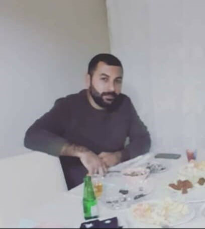 Depremde ağır hasar alan evin balkonu çöktü! Hatay'da baba ve oğlundan acı haber - 2. Resim