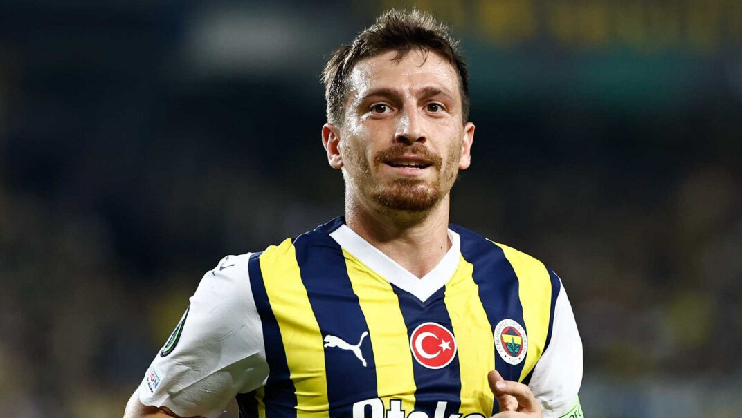 Fenerbahçe Teknik Direktörü Jose Mourinho'dan sürpriz talep: Takımda dengeler yeniden kuruluyor! - 1. Resim