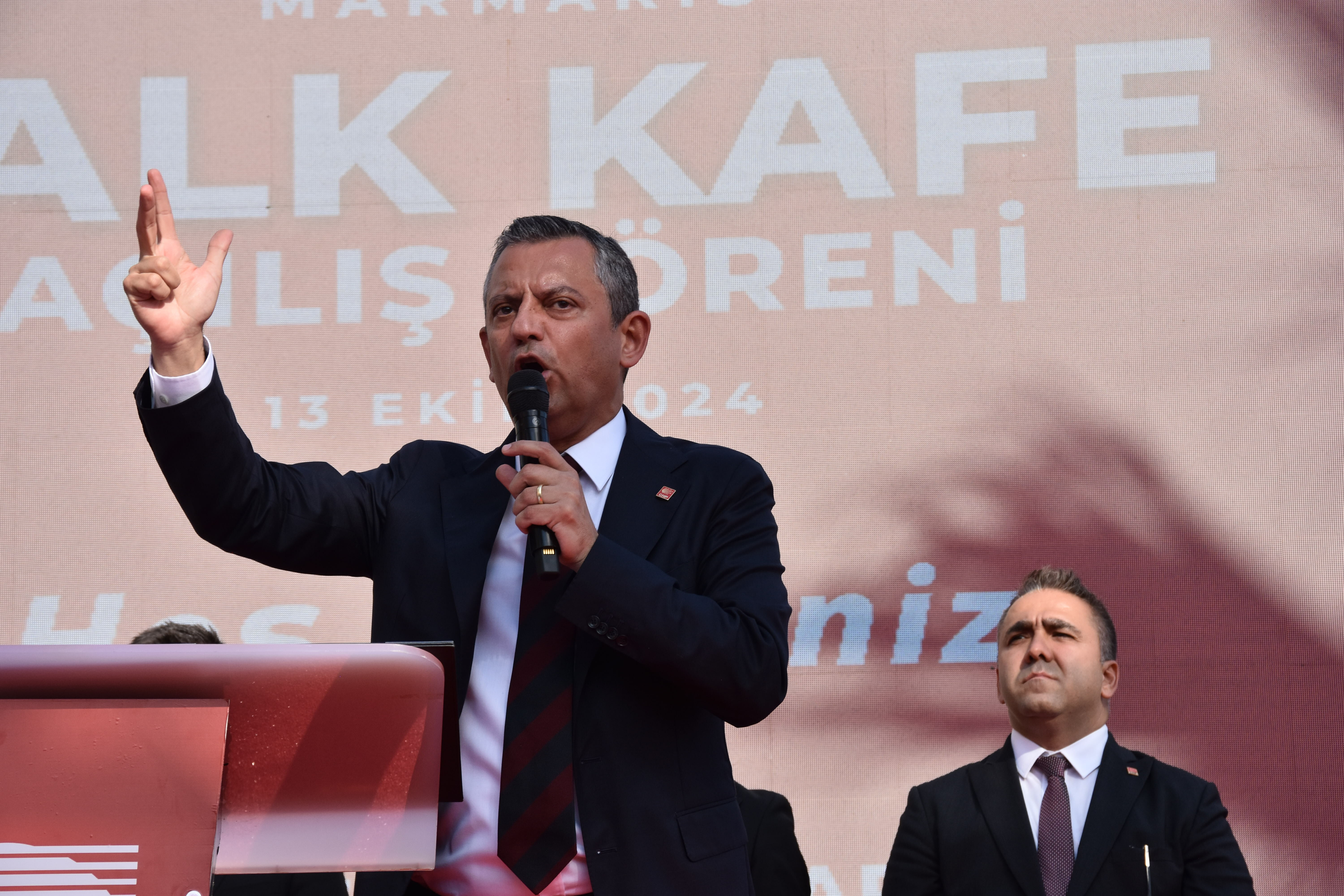 İmamoğlu mu Yavaş mı? Özgür Özel CHP'nin adayı için net tarif verdi - 1. Resim