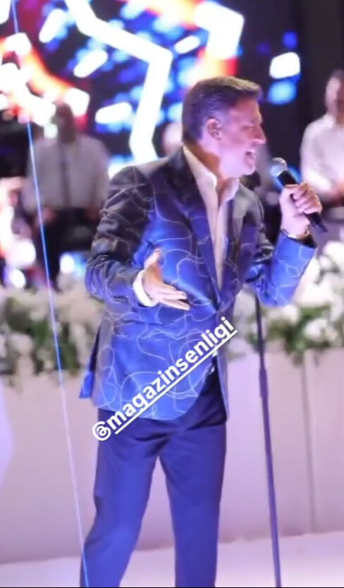 İzzet Yıldızhan sahnede bir anda yanmaya başladı! İzleyiciler neye uğradığını şaşırdı - 2. Resim