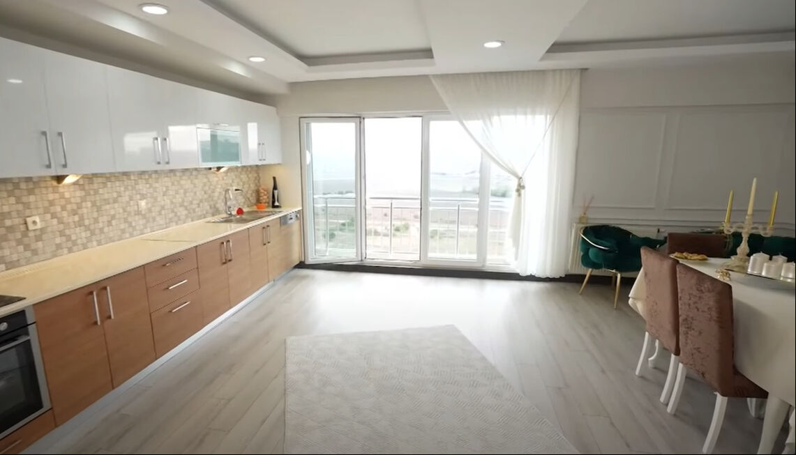 Mastechef Esra Tokelli evinin kapılarını ilk kez açtı! Kocaman mutfak dikkat çekti - 5. Resim