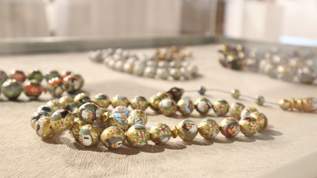 Mikro sanatı tespihle buluşturdu, büyüteçle görülebilen minyatürler üretti - 8. Resim