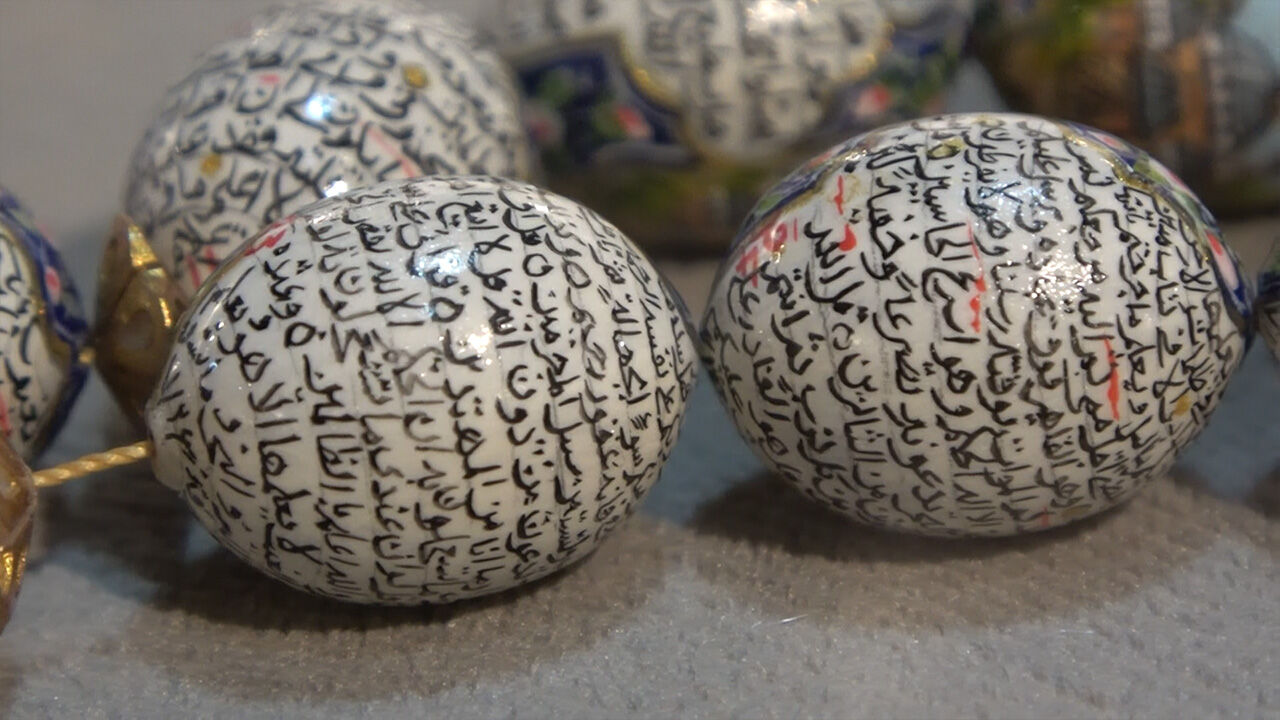 Mikro sanatı tespihle buluşturdu, büyüteçle görülebilen minyatürler üretti - 4. Resim