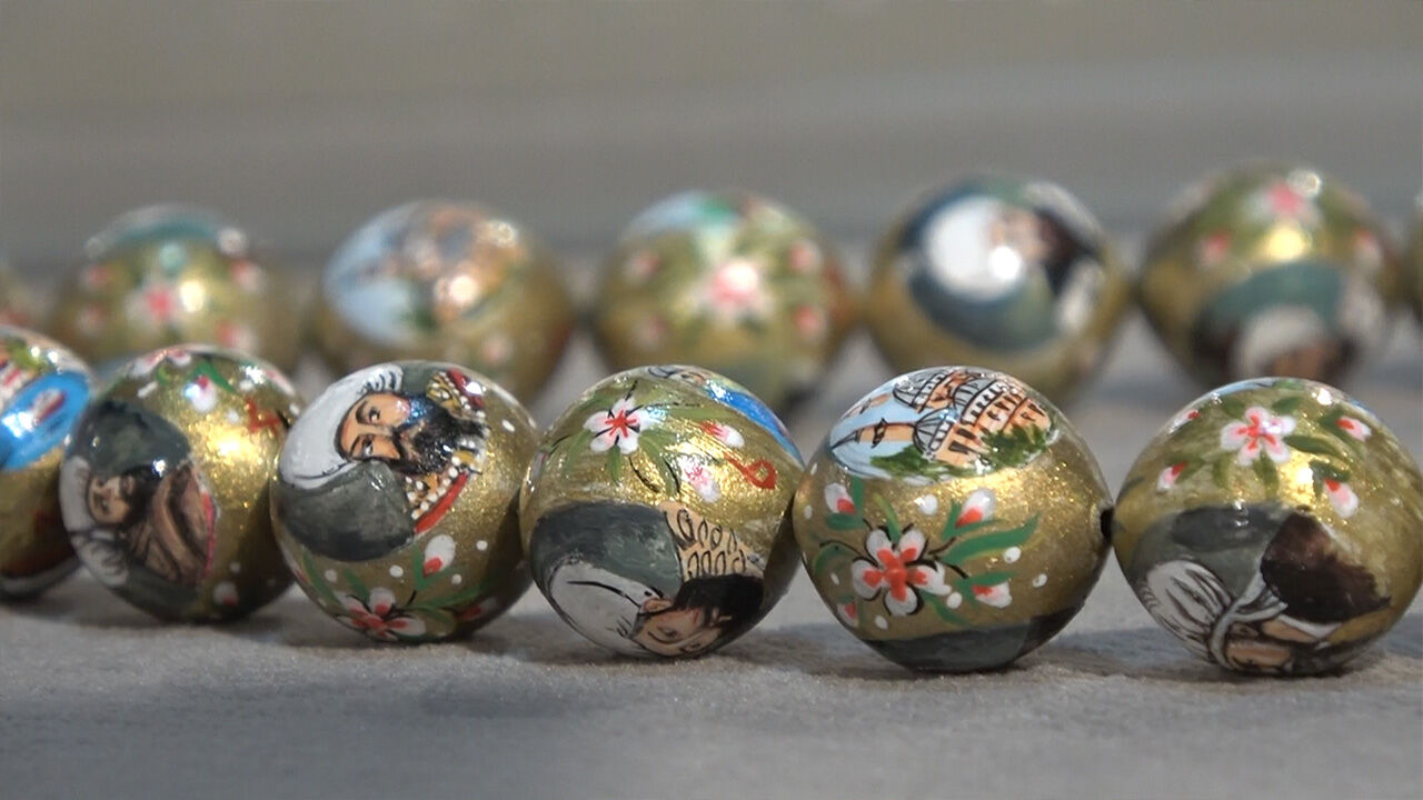 Mikro sanatı tespihle buluşturdu, büyüteçle görülebilen minyatürler üretti - 1. Resim