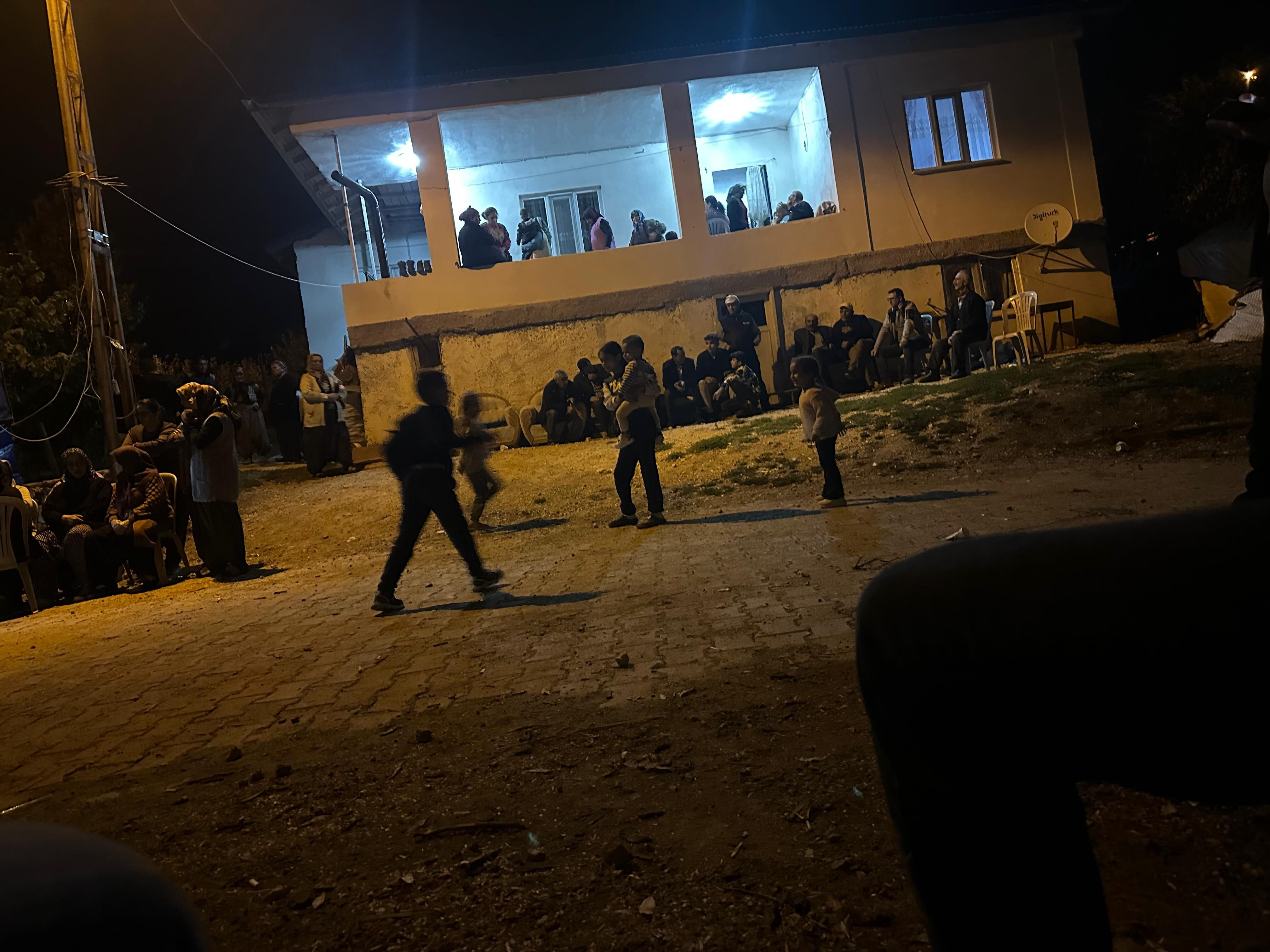 Adana'da vahşet! Annesini bıçaklayıp bastonla boğarak öldürdü - 1. Resim