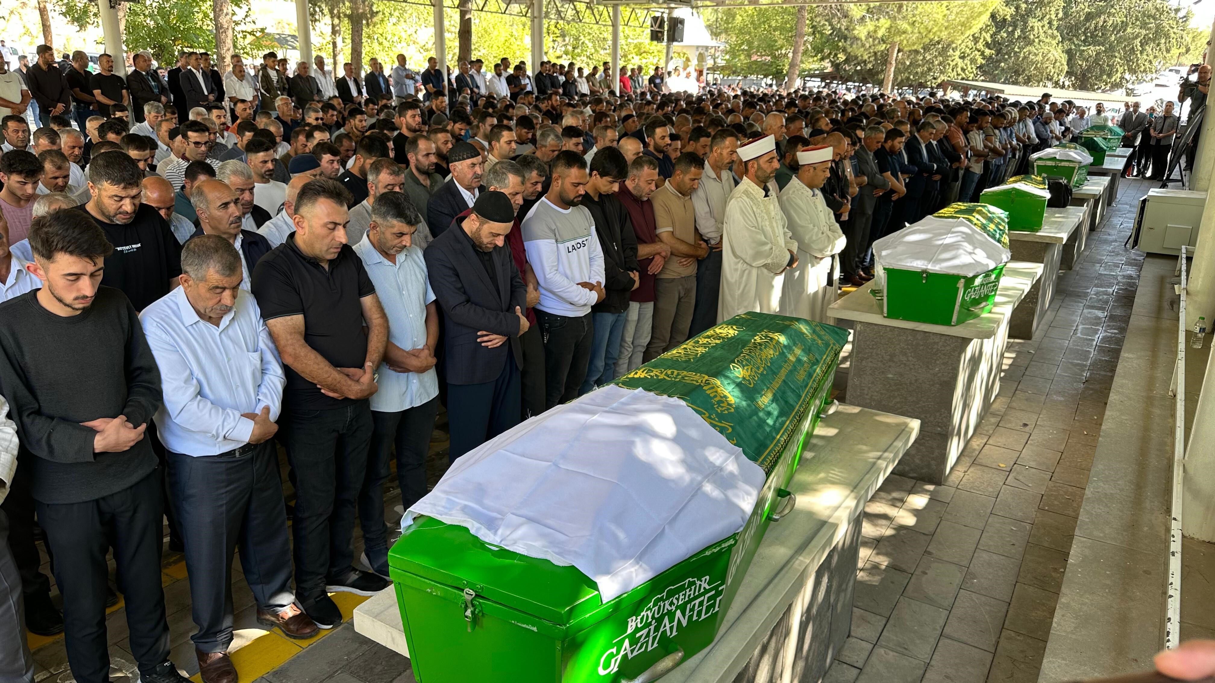 Gaziantep'teki aile katliamında tüyleri diken diken eden mezarlık iddiası: Kan içtim - 6. Resim