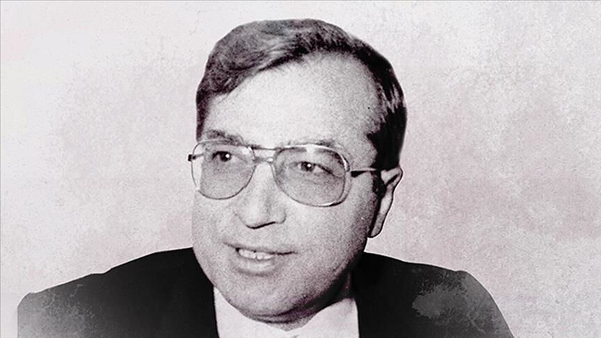 Hayatı film olan Sadık Ahmet tıp fakültesi mezunu - 2. Resim