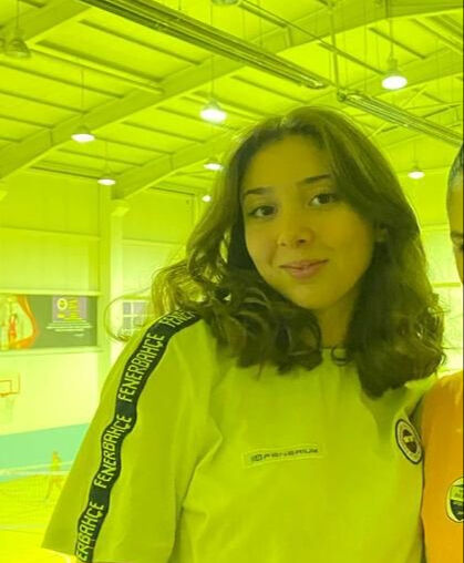 İhmaller peş peşe gelmiş! Bursa'da 16 yaşındaki Zeynep Nas Sarıkaya'nın yaralandığı kazada detaylar ortaya çıktı İhmaller peşpeşe yaşandı! Bursa'da 16 yaşındaki kızın kaza anı kameraya yansıdı - 2. Resim