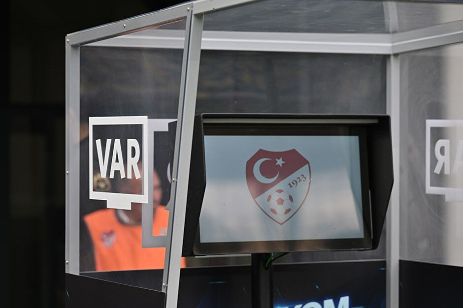 İşte Süper Lig'de VAR kararlarıyla en çok puan kazanan takımlar! 8 haftalık rapor ortaya çıktı - 2. Resim