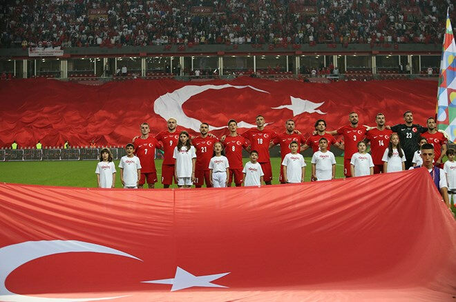 İzlanda-Türkiye maçı ertelenecek mi? Gözler UEFA'nın kararında - 2. Resim