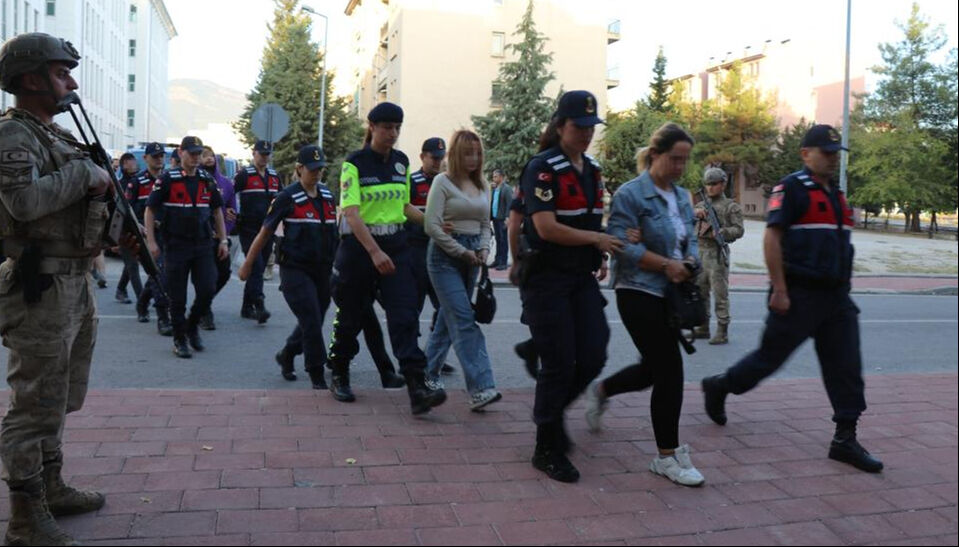 Jandarma, sahte ilanla 20 milyon lira vurgun yapan çeteyi çökertti! İşkencenin kanıtları ortaya çıktı - 5. Resim