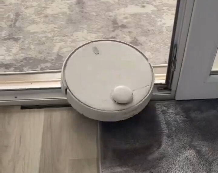 Sonunda bu da oldu! Robot süpürgeler Hack'lendi küfürler savurdu Sonunda bu da oldu! Robot süpürgeler Hack'lendi küfürler savurdu - 4. Resim